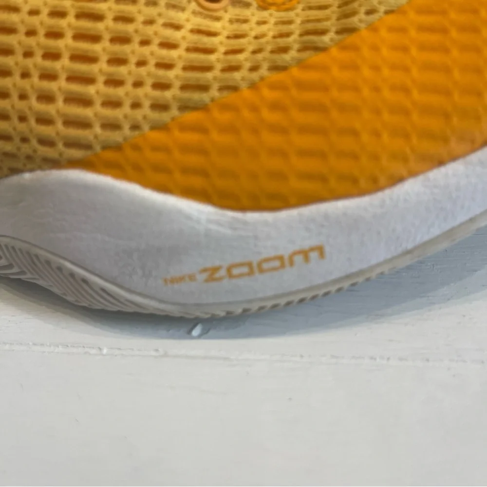 NIKE ZOOM REV TB Gold Orange Yellow Kids size 4.5
